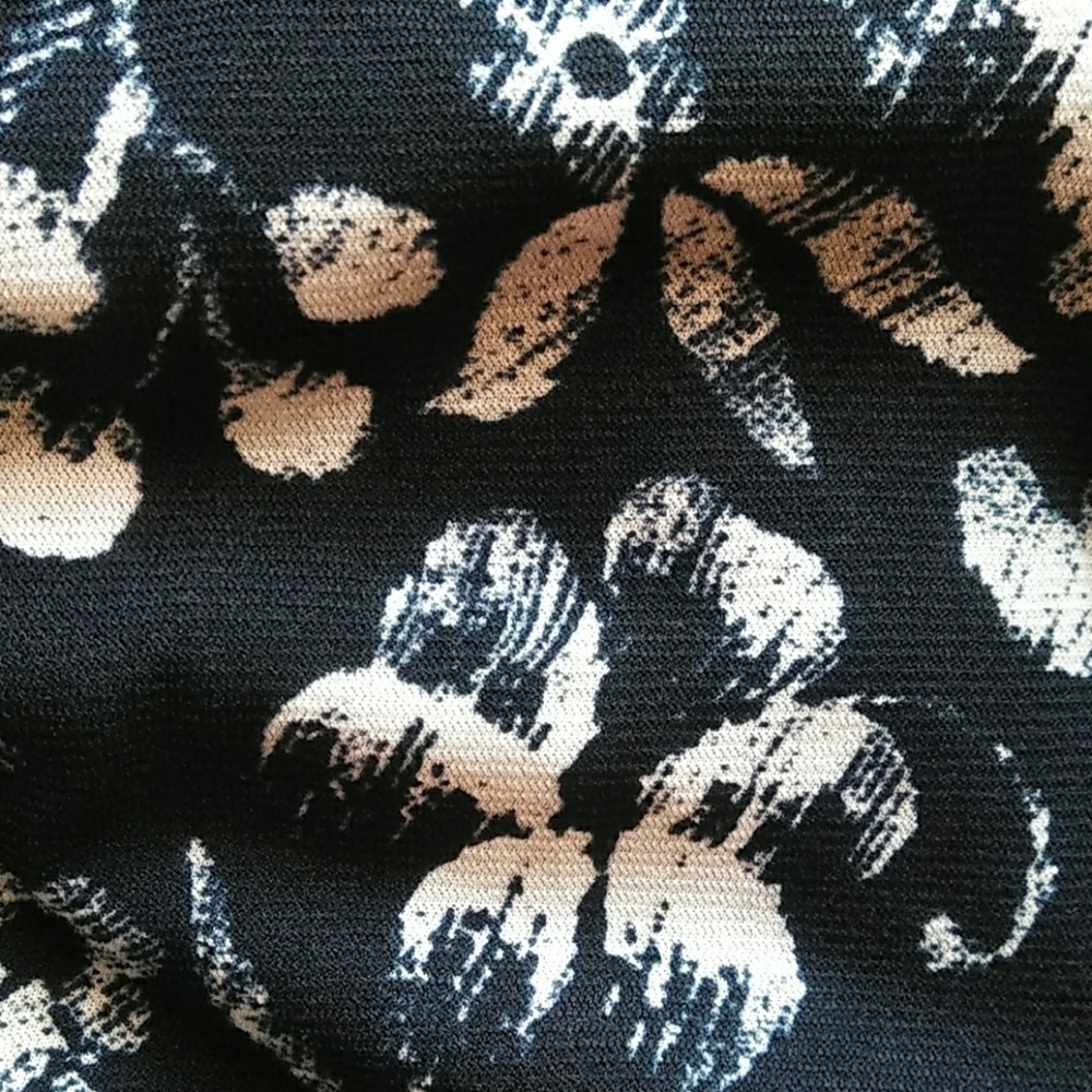 Evan Picone top- no rips or stains, beautiful 🦋 - Picture 5 of 6